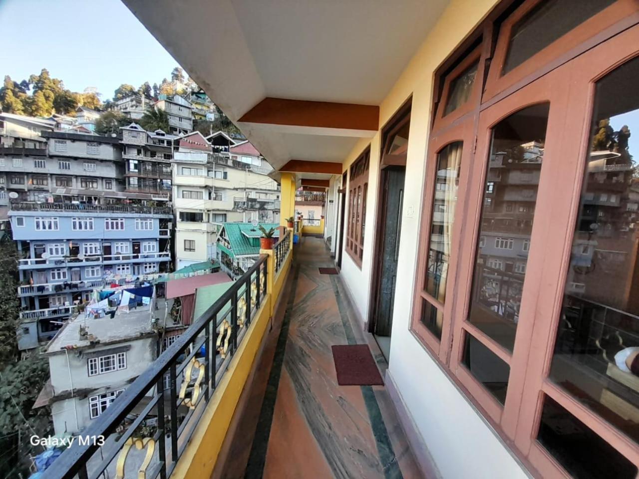 Hotel Jaswin Shanti Priya ดาร์จีลิง ภายนอก รูปภาพ